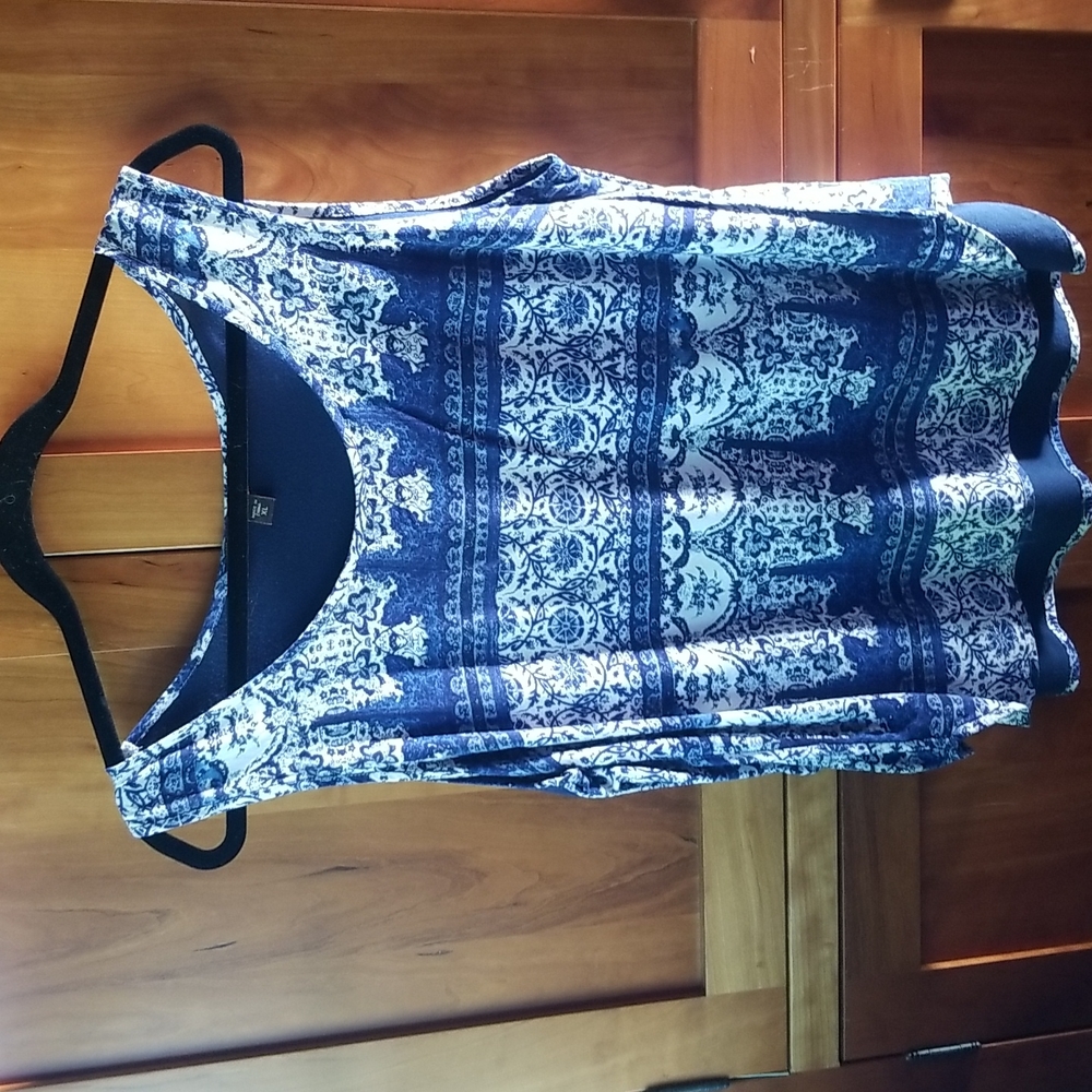 Fever navy and white print rayon shell, like new, size XL